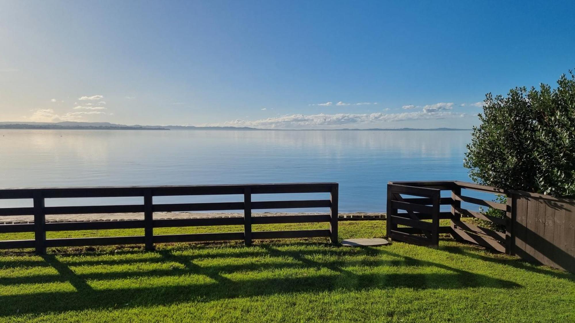 Red Rock Cottage, Beachfront Luxury Clarks Beach المظهر الخارجي الصورة